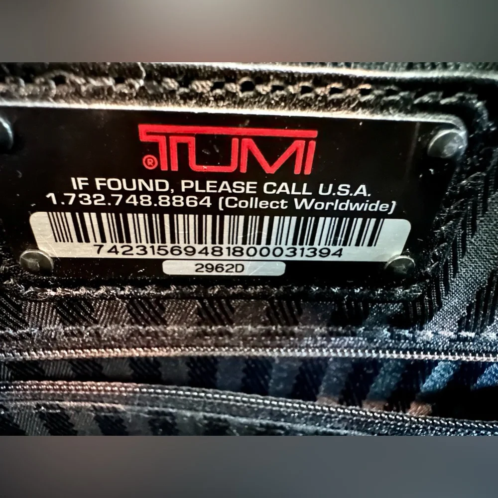 Tumi Large Black Leather laptop briefcase. Vntg. I owned since 2000. Preowned
